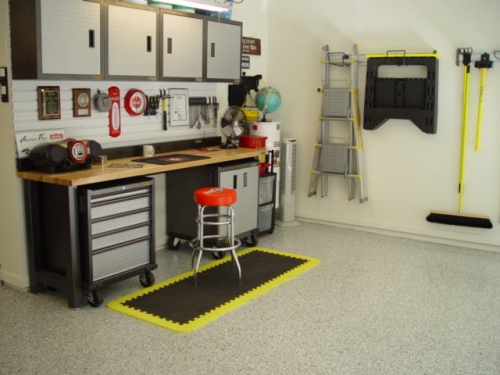 Concrete epoxy floor coating services. Chicago Epoxy Floor Painting